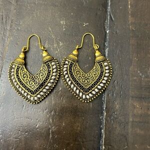 Boho Braided Detail Heart Shaped Filigree Earrings Antique Gold and White.